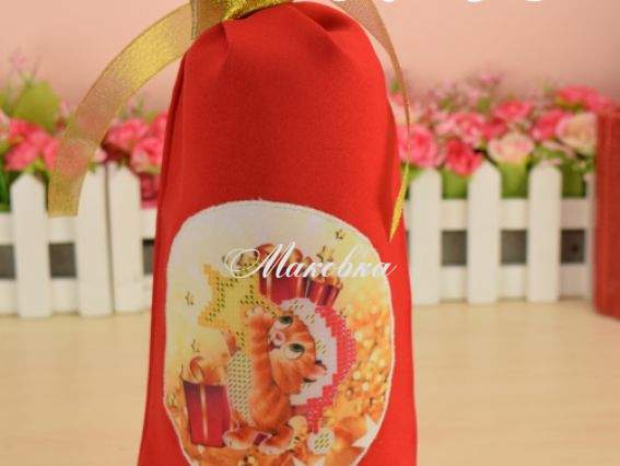 Мешочек на Бутылку Новогодний №3 Котенок с зведочкой, Красный, ТМ Красуня Мешочек на Бутылку Новогодний №3 Котенок с зведочкой, Красный, ТМ Красуня