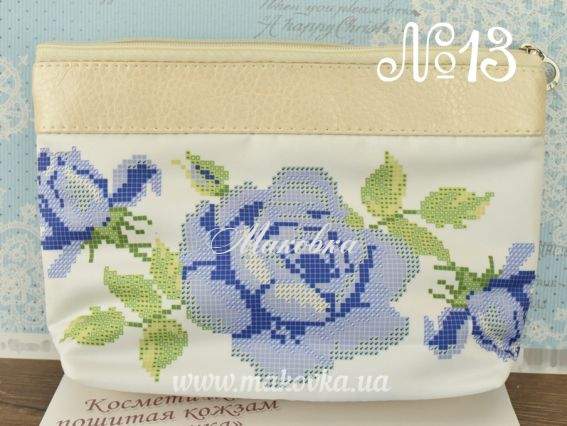 Косметичка пошитая , кожзам №13, молочная, Синие розы, ТМ Красуня 15х23 см Косметичка пошитая , кожзам №13, молочная, Синие розы, ТМ Красуня 15х23 см