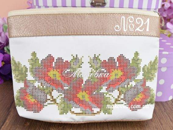 Косметичка пошитая кожзам №21, золотая, Цветы шиповника, ТМ Красуня Косметичка пошитая кожзам №21, золотая, Цветы шиповника, ТМ Красуня