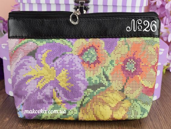 Косметичка пошитая кожзам №26, черная, Цветы, ТМ Красуня Косметичка пошитая кожзам №26, черная, Цветы, ТМ Красуня