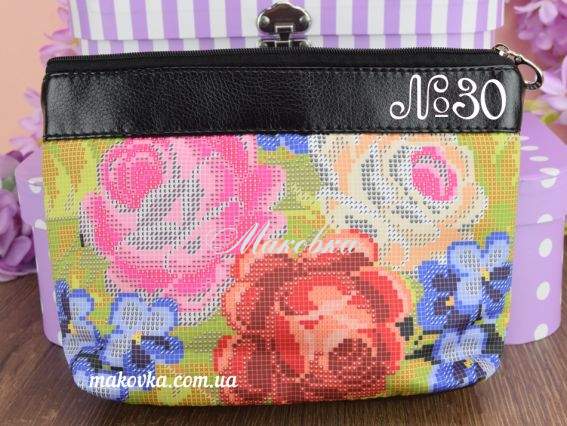 Косметичка пошитая кожзам №30, черная, Три розы и фиалки ТМ Красуня Косметичка пошитая кожзам №30, черная, Три розы и фиалки ТМ Красуня