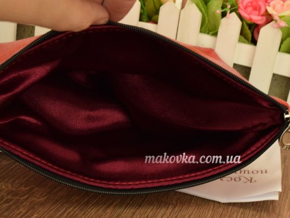 Пошита косметичка під вишивку №30, червона, Три троянди, атлас , Красуня 15х23см