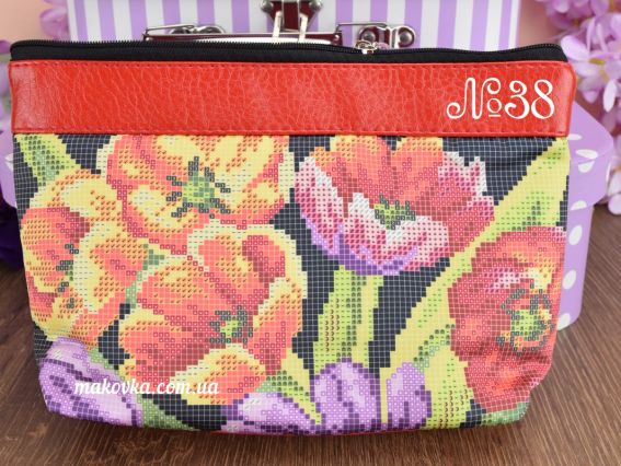 Косметичка пошитая кожзам №38, красная, Тюльпаны, ТМ Красуня Косметичка пошитая кожзам №38, красная, Тюльпаны, ТМ Красуня