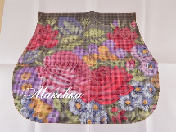 Заготовка для вышивания Сумка №44 черная, розы в цветах, атлас Заготовка для вышивания Сумка №44 черная, розы в цветах, атлас