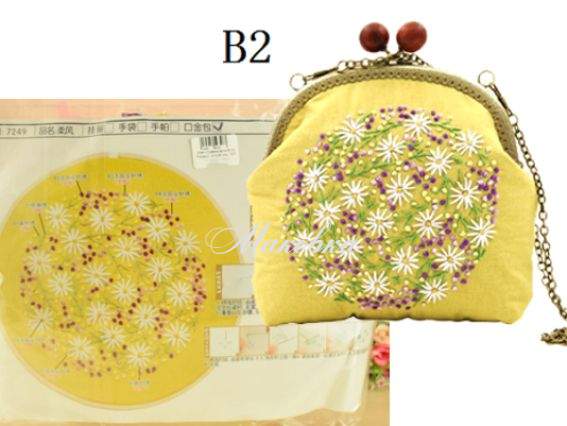 Клатч з фермуаром В-02 Ромашки на жовтому, набір для вишивання та творчості  Клатч з фермуаром В-02 Ромашки на жовтому, набір для вишивання та творчості 