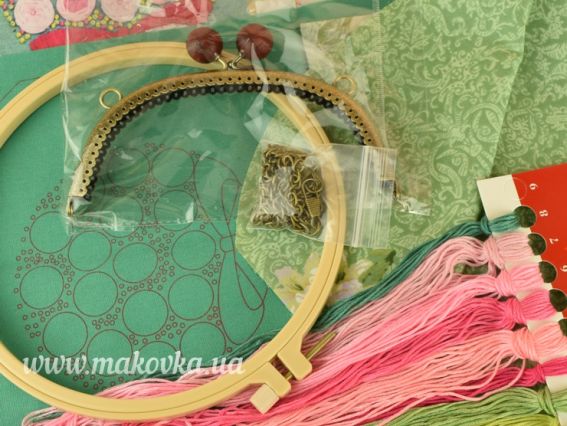Набір для творчості Клатч з фермуаром В-04 Троянди на м'ятному, 16.5 * 20 см 