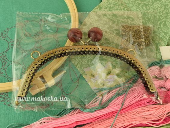 Набір для творчості Клатч з фермуаром В-04 Троянди на м'ятному, 16.5 * 20 см 