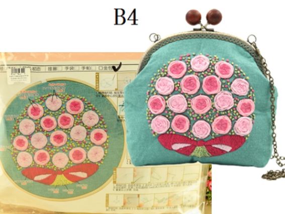 Клатч з фермуаром В-04 Троянди на м'ятному, набір для вишивання та творчості  Клатч з фермуаром В-04 Троянди на м'ятному, набір для вишивання та творчості 
