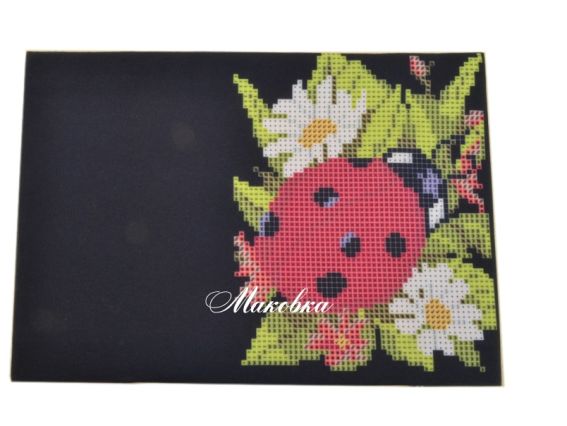 Обложка на паспорт под вышивку №08 Божья коровка, черная Обложка на паспорт под вышивку №08 Божья коровка, черная