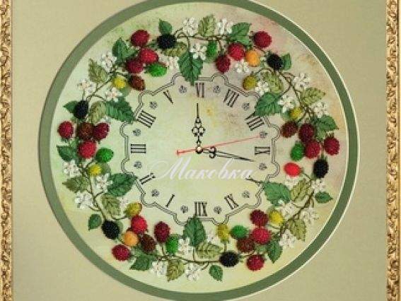 Часы Венок ежевики ВЛ-Н-1065, вышивка атласными лентами, Шелковый сад Часы Венок ежевики ВЛ-Н-1065, вышивка атласными лентами, Шелковый сад