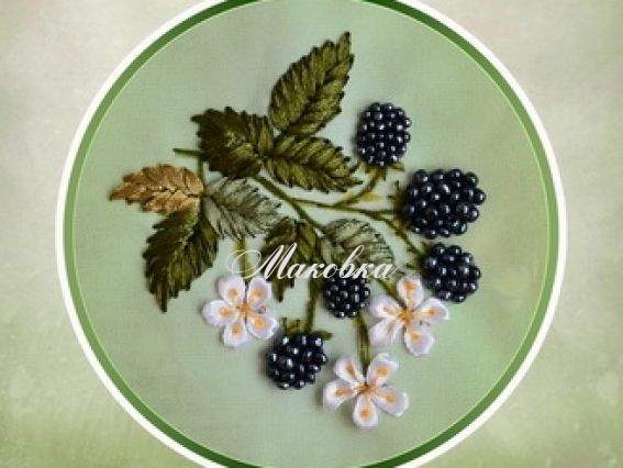 Ежевика в круге ВЛ-Н-1076, вышивка атласными лентами, Шелковый сад