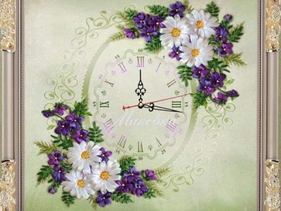 Часы Фиалки и ромашки ВЛ-Н-1078, вышивка атласными лентами, Шелковый сад Часы Фиалки и ромашки ВЛ-Н-1078, вышивка атласными лентами, Шелковый сад
