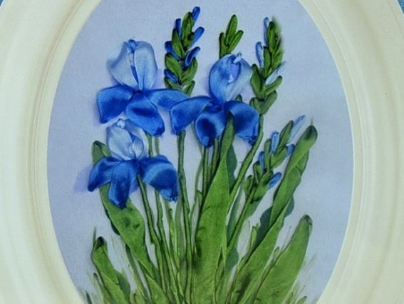 Синие ирисы ВЛ-Н-1093, вышивка шелковыми лентами, Шелковый сад Синие ирисы ВЛ-Н-1093, вышивка шелковыми лентами, Шелковый сад