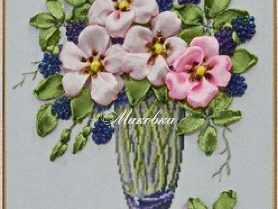 Шиповник и ежевика в вазе ВЛ-Н-1094, вышивка атласными лентами, Шелковый сад Шиповник и ежевика в вазе ВЛ-Н-1094, вышивка атласными лентами, Шелковый сад