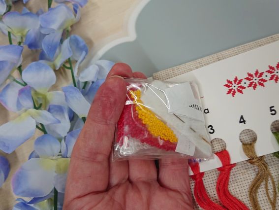 Набір для вишивання нитками М-0377 Ой у вишневому саду, ВДВ семплер