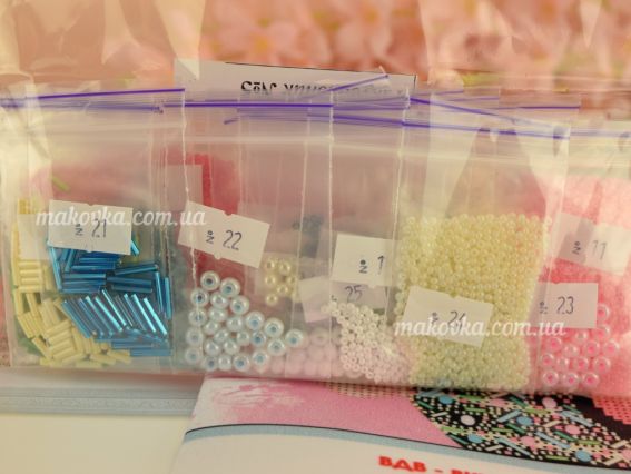 Набор для вышивания с чешским бисером Веселая лакомка (свинка) ТН-1029 ВДВ