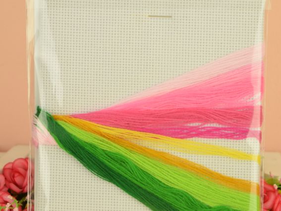 М-0202 Шипшина, набір для вишивання хрестиком, 15х15см, ВДВ