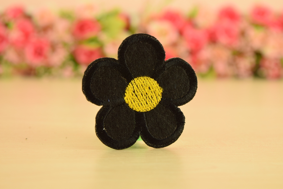 Термо-аппликация Цветок 5 лепестков ,черный , 1 шт