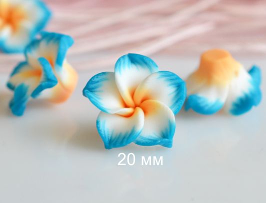 Бусина из полимерной глины №07 Цветок Тиаре, 20 мм, бело-голубой