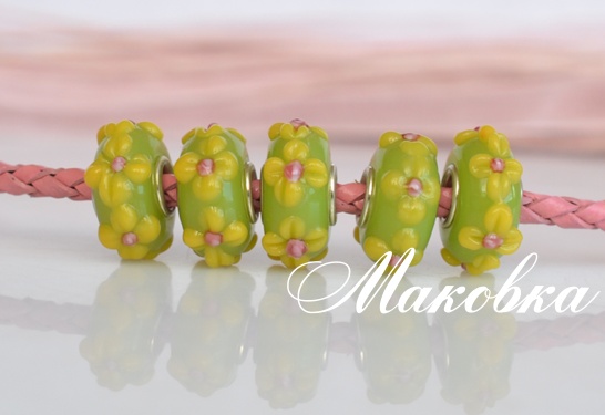 Бусина Евро Lampwork №84 салатовая с желтыми объемными цветами