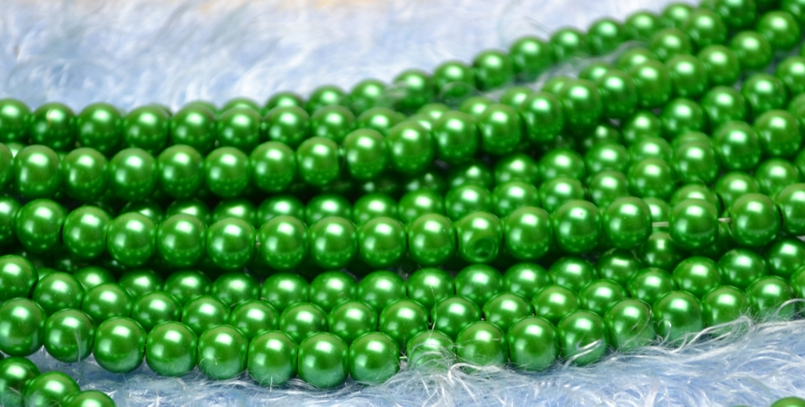 Жемчуг 8 мм, №21 , ярко-зелёный,  низка