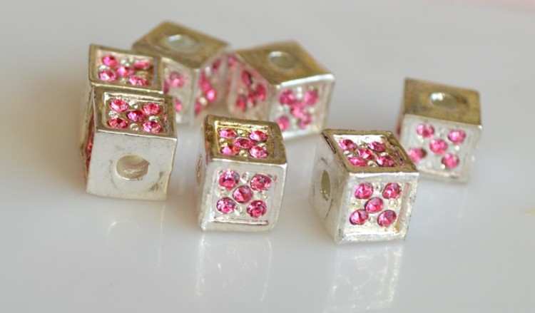 Бусина со стразами Куб 8 мм, серебро с розовым