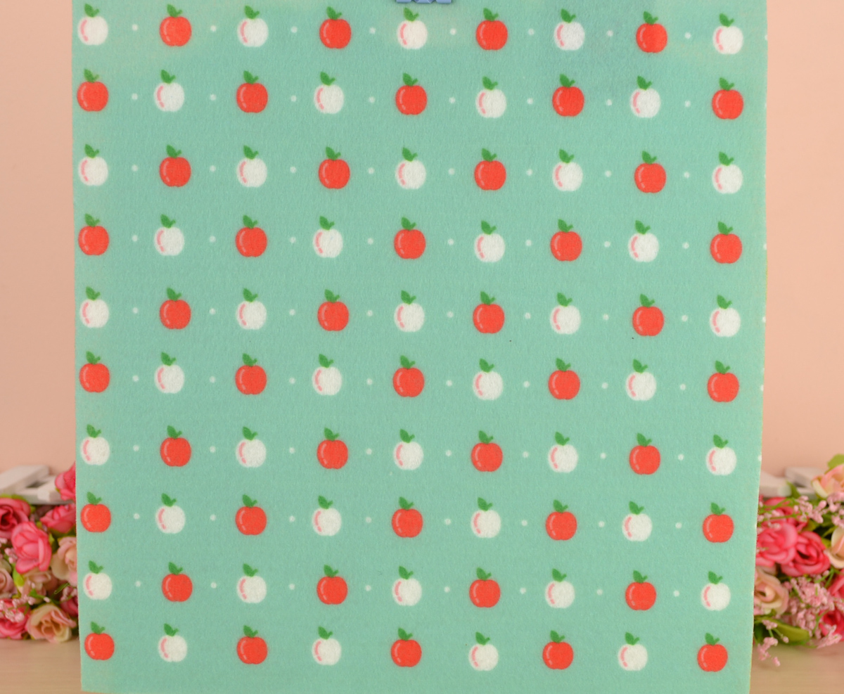 Фетр с рисунком №11 яблоки, 2 мм 25х25 см