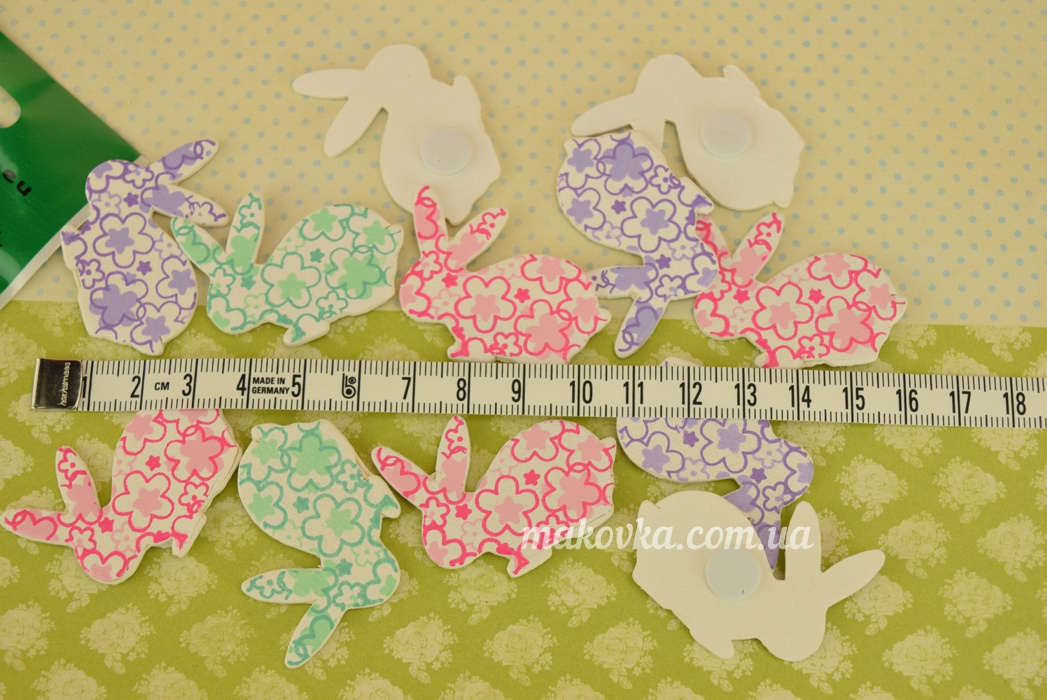 Набор фигурок на липучке Кролики, белые в цветочках, 40х30мм 12шт, 713 Paula