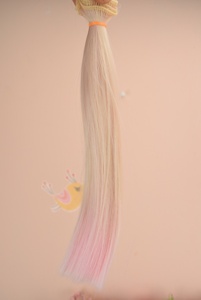 Волосы для куклы ОМБРЕ ПРЯМЫЕ кремово-розовые, длина 25 см №02