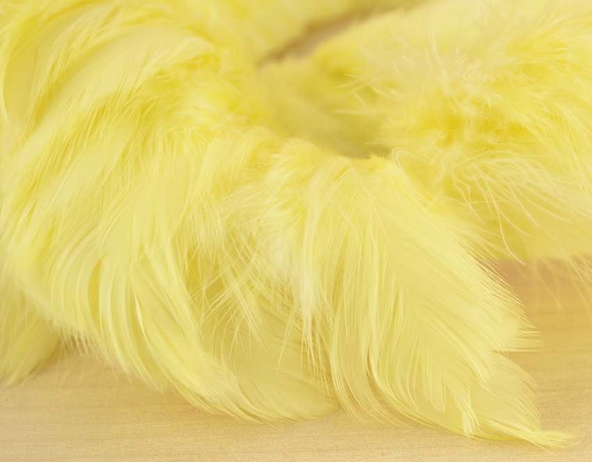 Гирлянда из перьев, Светло-желтая