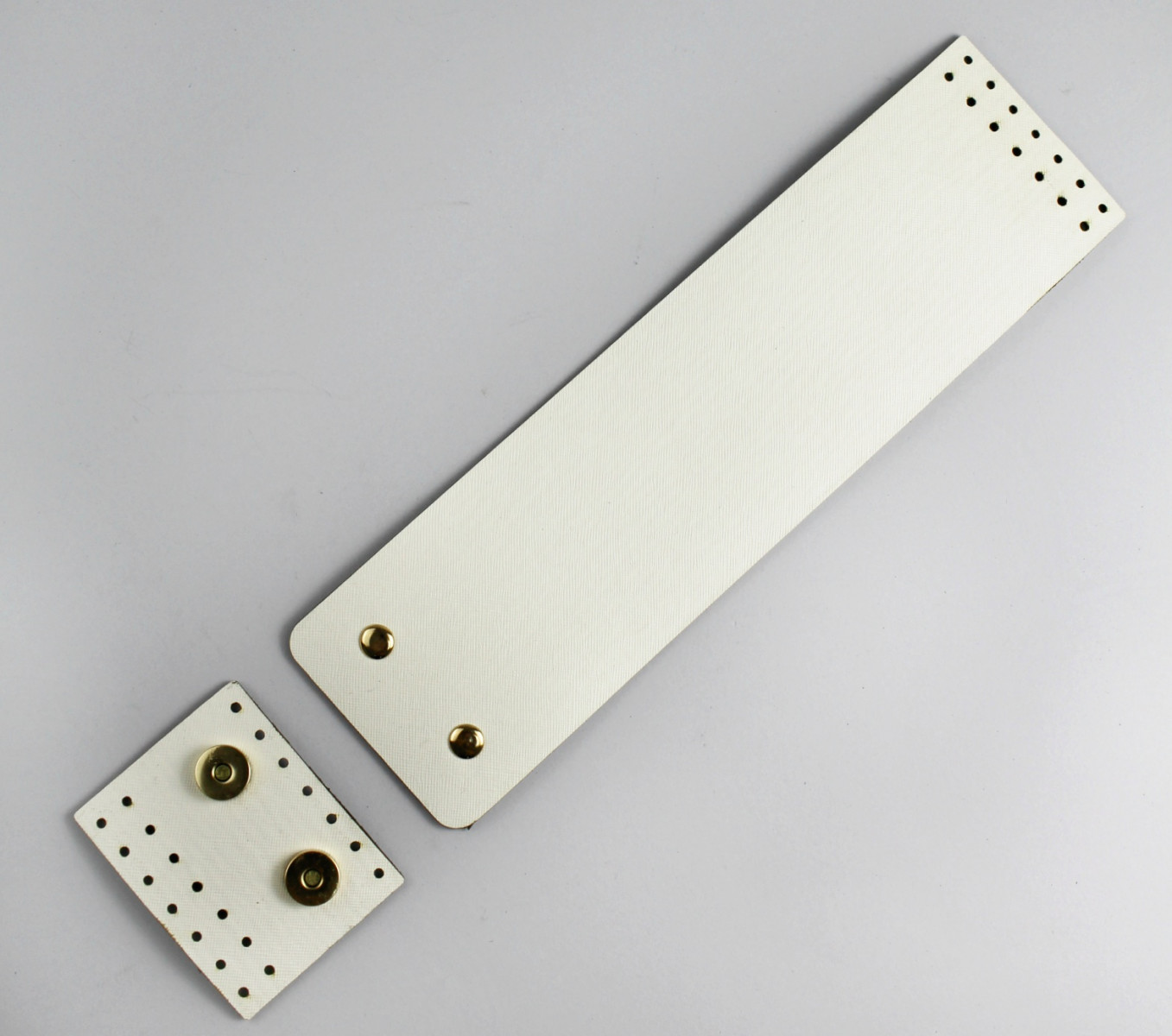 Клапан с двумя замками-магнитами для сумки, экокожа, Белый и золотая фурнитура ТрК 72202  