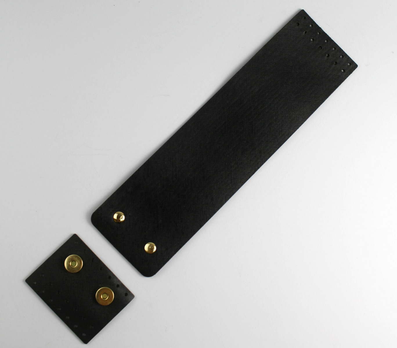 Клапан с двумя замками-магнитами для сумки, экокожа, цвет Черный и золотая фурнитура ТрК 72218
