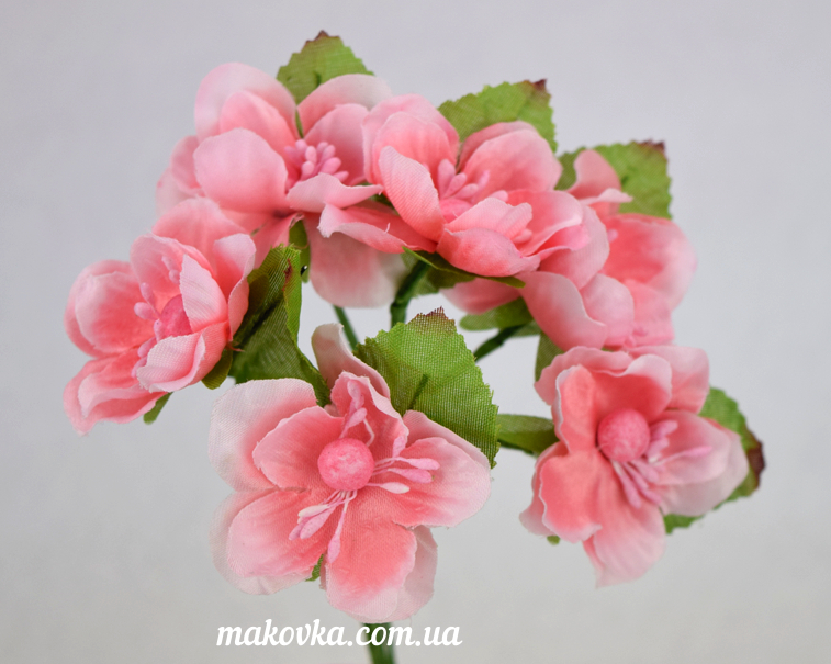 Букетик из тканевых цветов яблочного цвета, 6 шт розовые с листиками