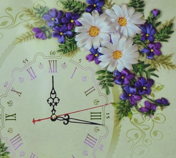 Часы Фиалки и ромашки ВЛ-Н-1078, вышивка атласными лентами, Шелковый сад